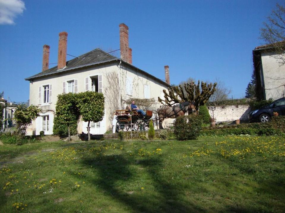 Domaine De La Dame De Lauriere Bed & Breakfast Solignac ภายนอก รูปภาพ