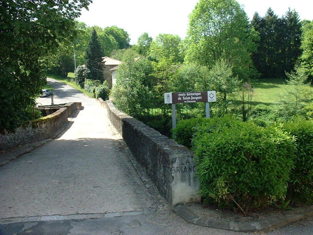 Domaine De La Dame De Lauriere Bed & Breakfast Solignac ภายนอก รูปภาพ