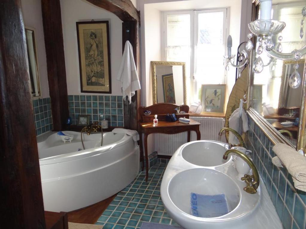 Domaine De La Dame De Lauriere Bed & Breakfast Solignac ห้อง รูปภาพ